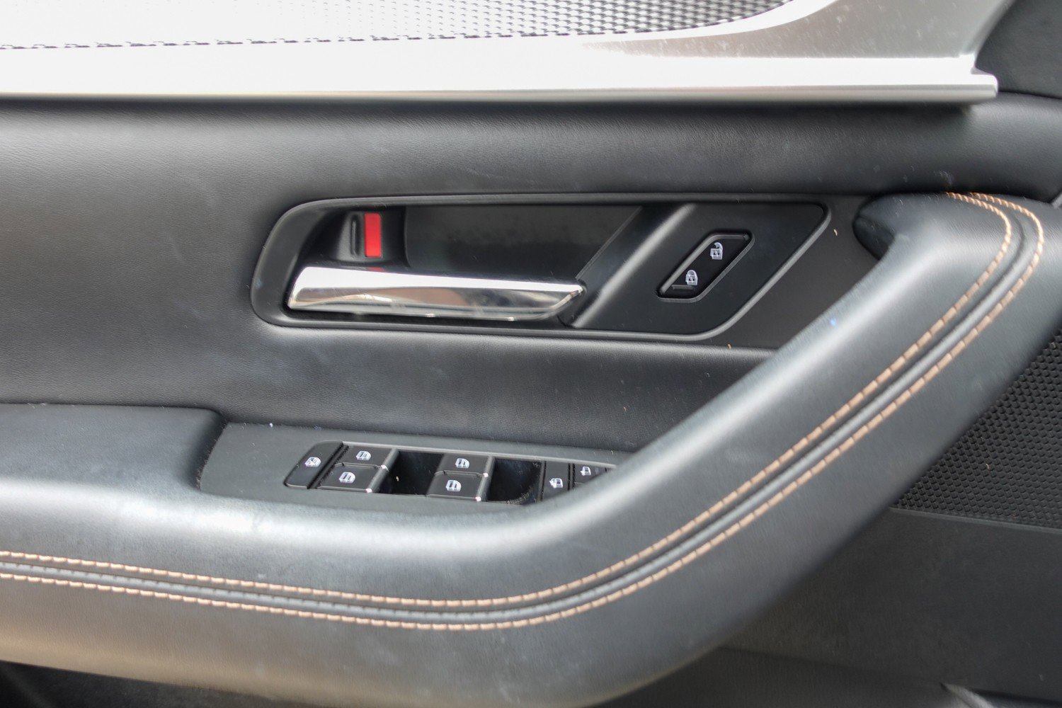 Used 2024 MAZDA CX-90 Plug-In Hybrid w/ Premium Plus image 12