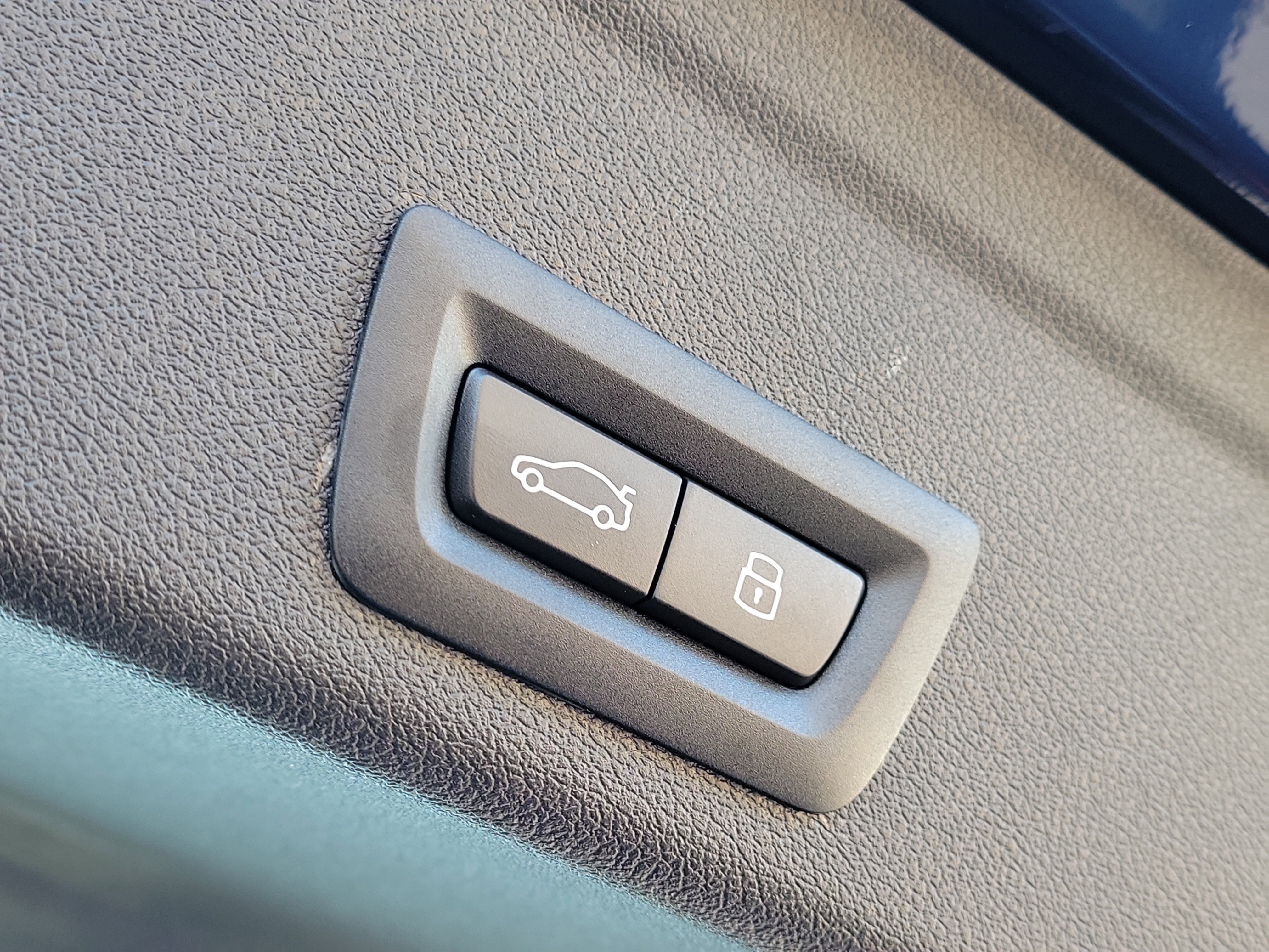 New 2026 BMW X6 xDrive40i w/ Executive Package image 7