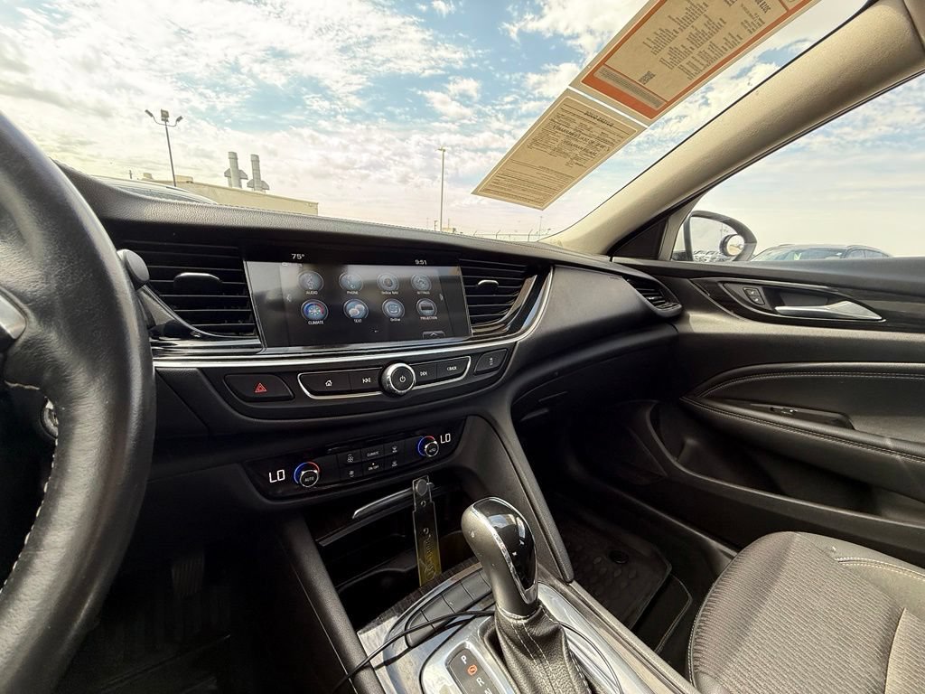 Used 2018 Buick Regal Preferred FWD image 9