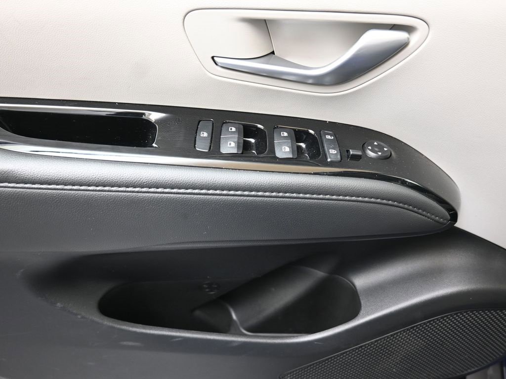 Certified 2023 Hyundai Tucson Limited w/ Winter Package image 21