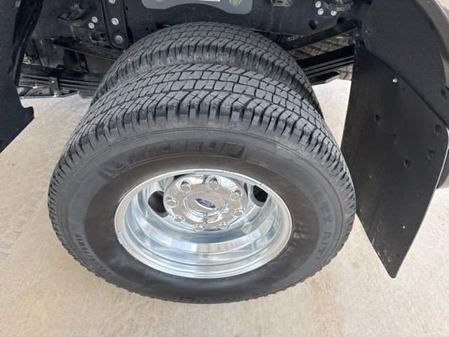 Used 2024 Ford F350 Lariat w/ FX4 Off-Road Package image 5