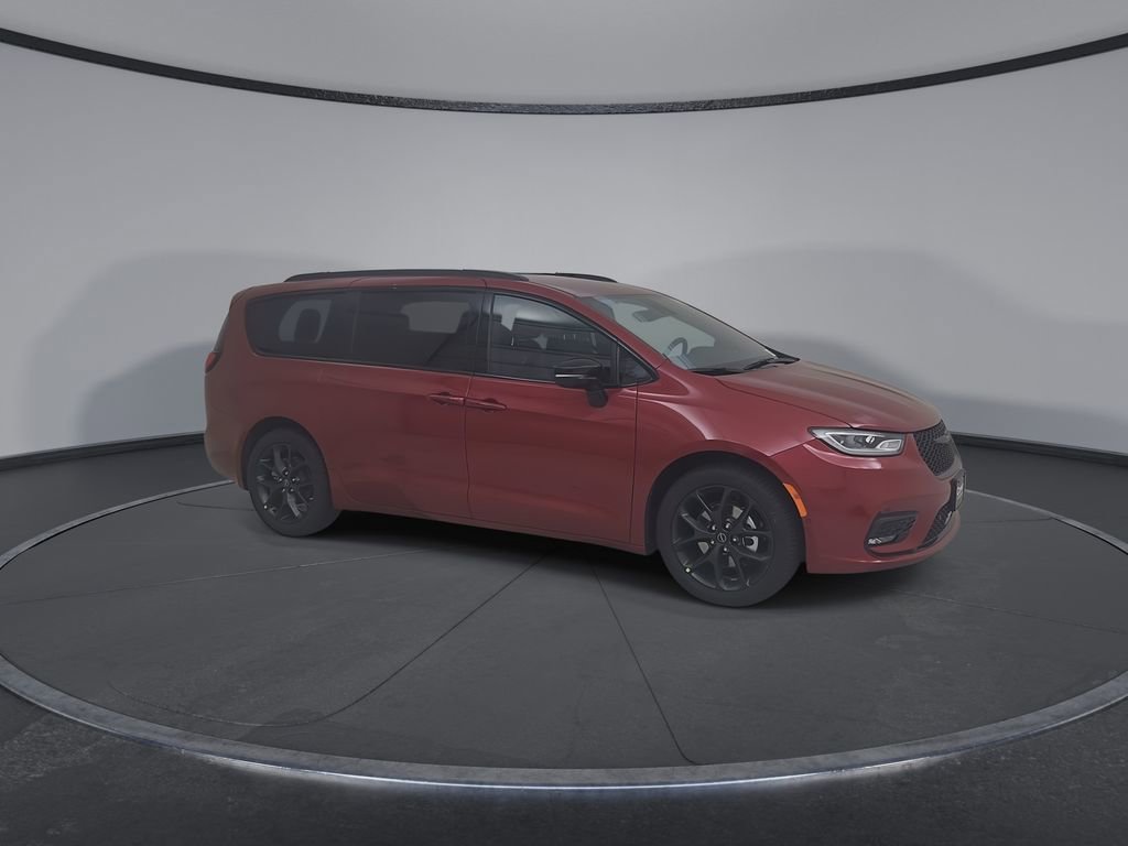 New 2026 Chrysler Pacifica Select image 2