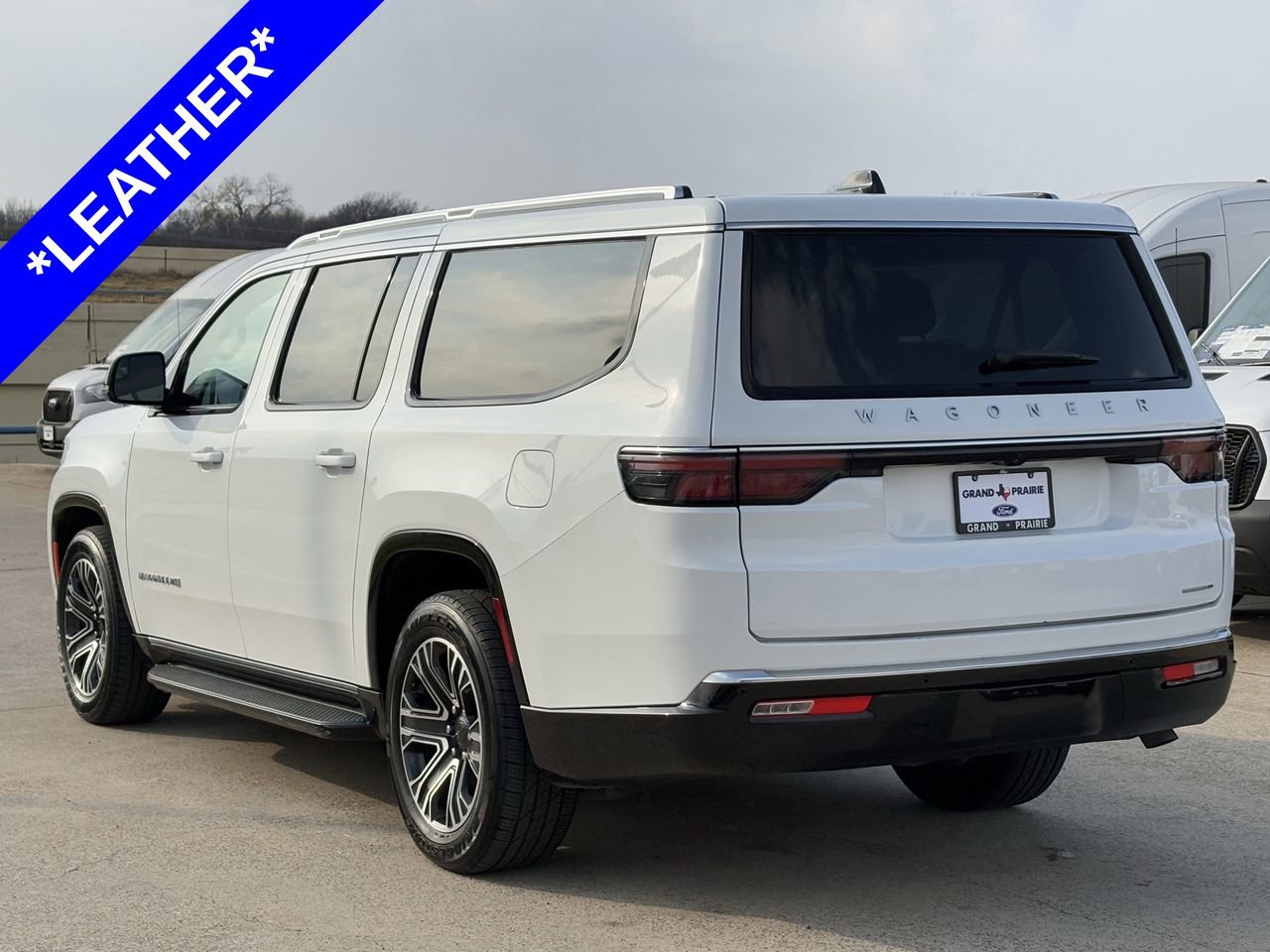 Used 2024 Jeep Wagoneer L Series II image 6