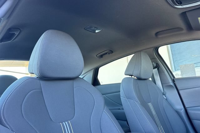 Certified 2025 Hyundai Elantra Hybrid FWD image 19