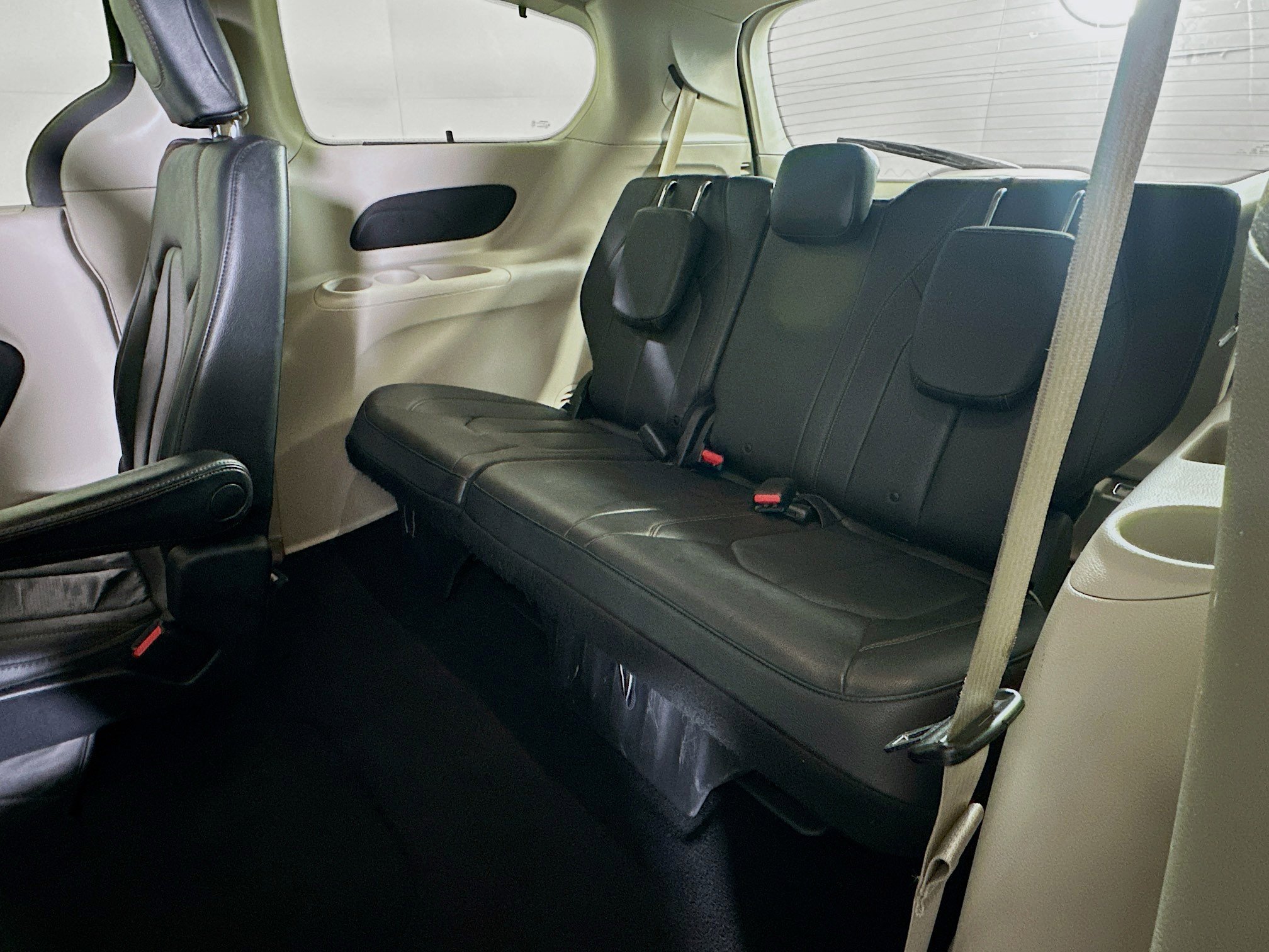 Used 2019 Chrysler Pacifica Touring-L FWD image 29