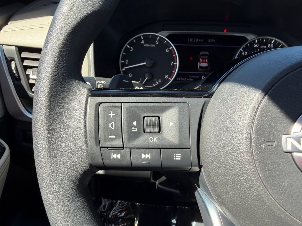 Used 2023 Nissan Rogue SV FWD image 21