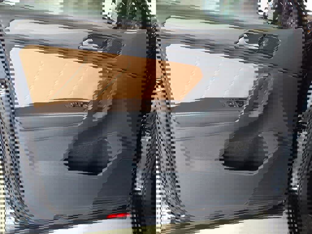 Certified 2023 Volkswagen Tiguan SE image 10