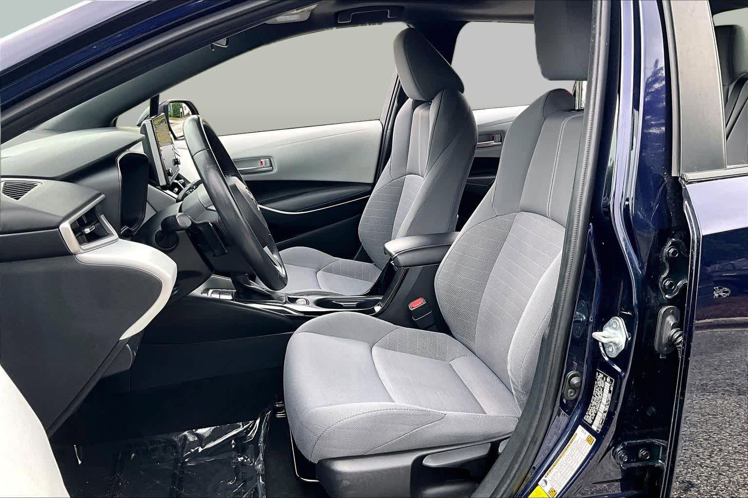 Used 2021 Toyota Corolla SE w/ SE Premium Package FWD image 8