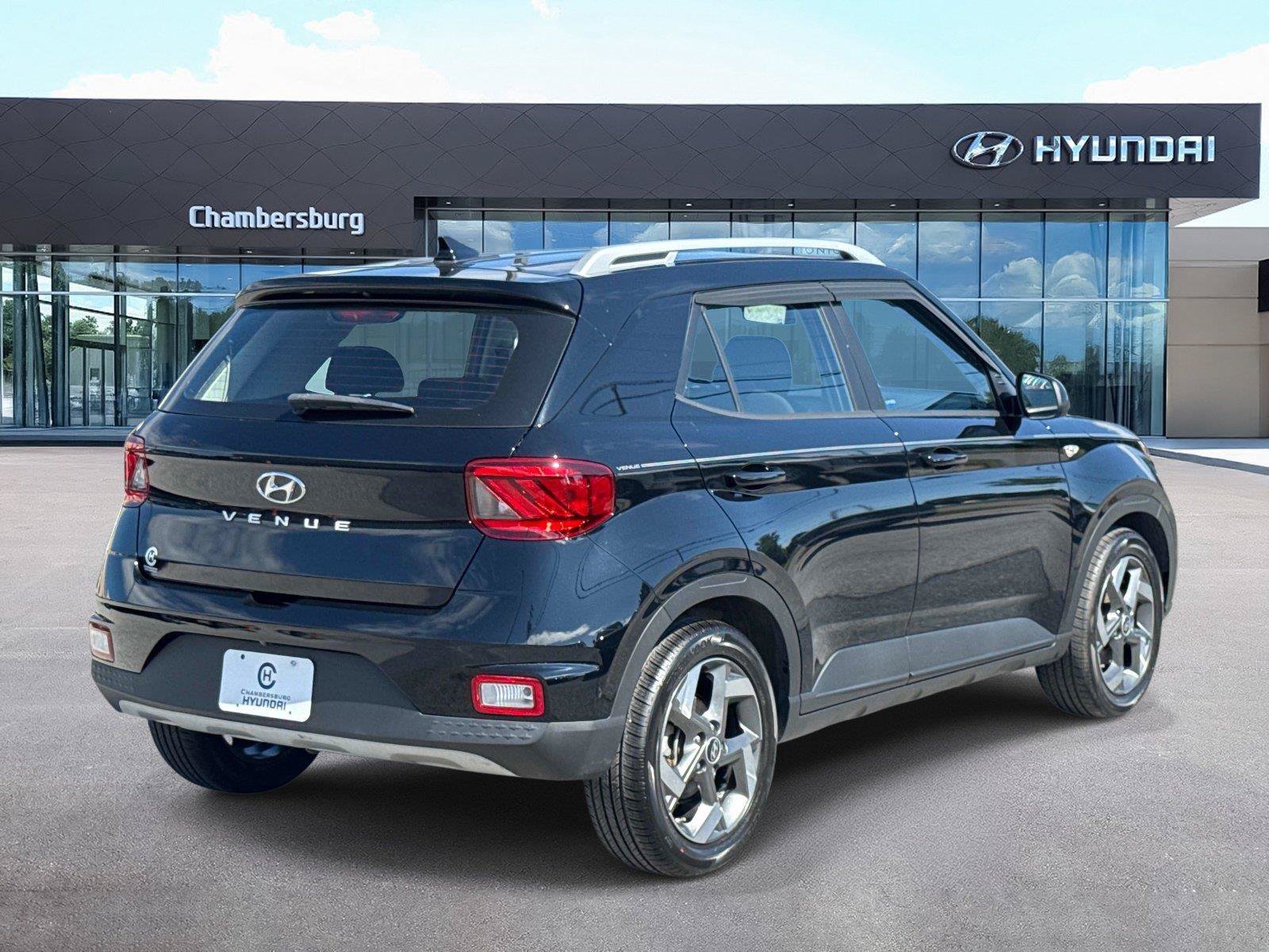 Certified 2022 Hyundai Venue SEL FWD image 25