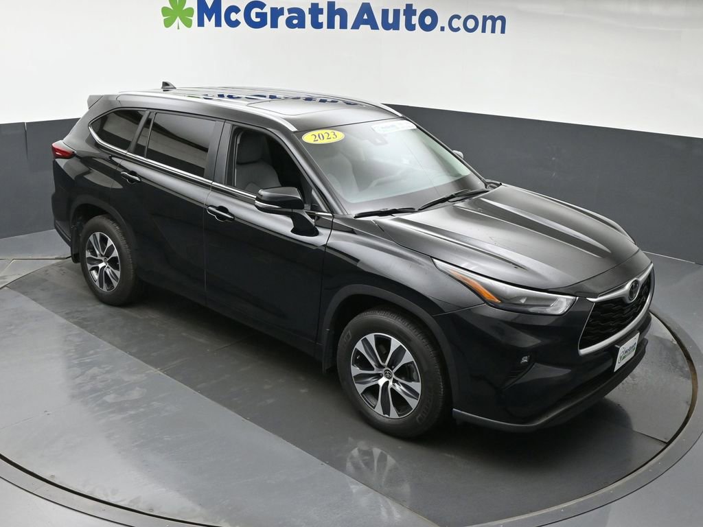Used 2023 Toyota Highlander L image 3