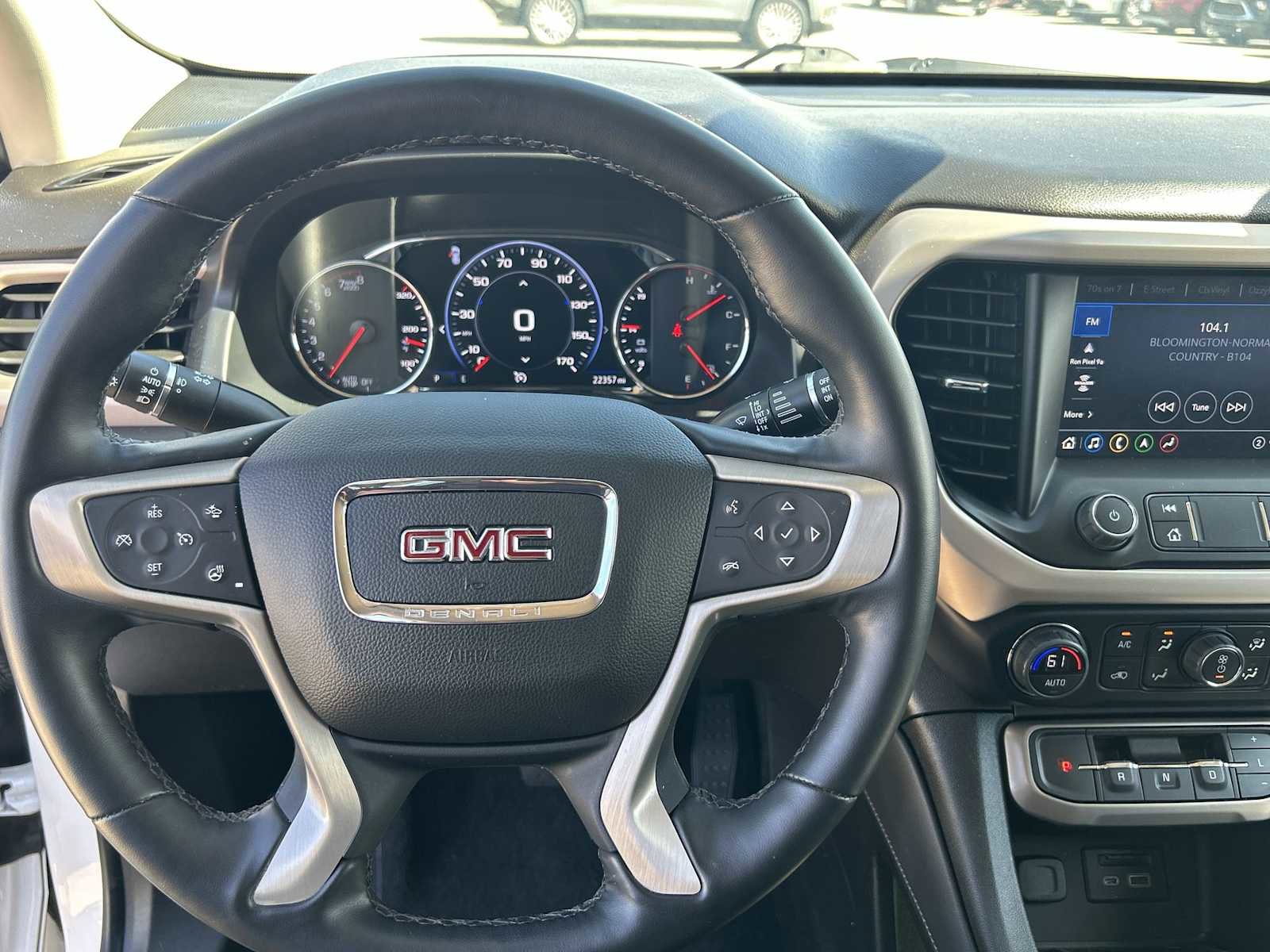 Used 2023 GMC Acadia Denali image 12