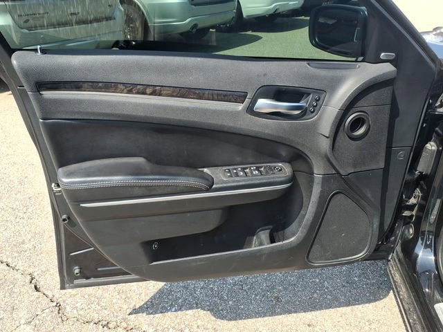 Used 2018 Chrysler 300 Limited AWD/4WD image 9