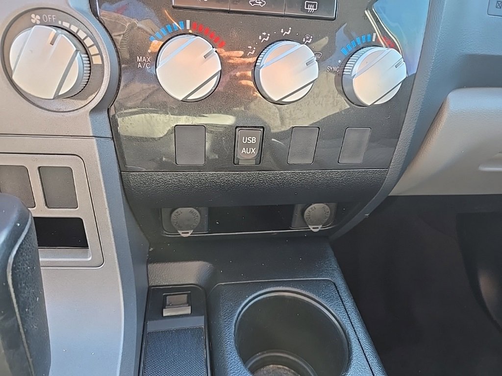 Used 2013 Toyota Tundra 4x4 CrewMax image 33