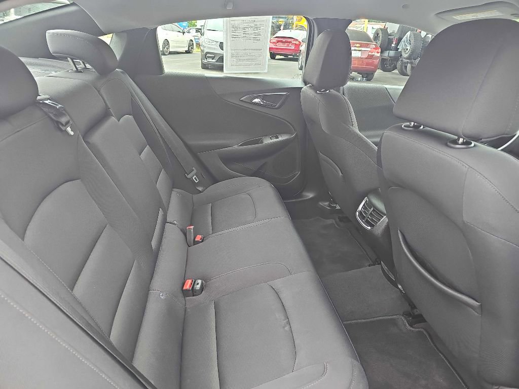 Used 2017 Chevrolet Malibu LT image 60