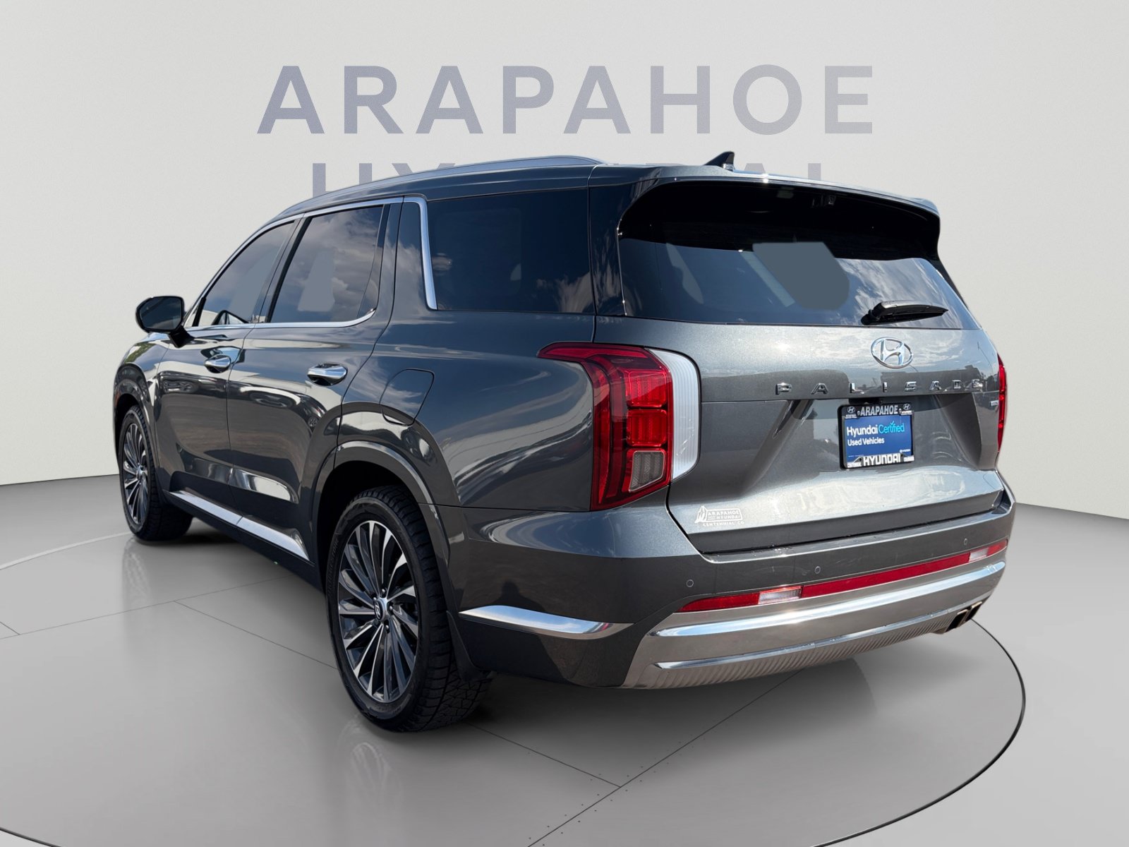 Used 2023 Hyundai Palisade Calligraphy w/ Winter Package AWD/4WD image 3