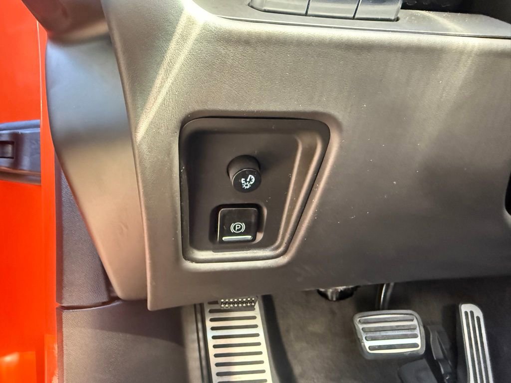 Used 2020 Chevrolet Corvette Stingray Premium Cpe w/ 3LT Preferred Equipment Group image 11