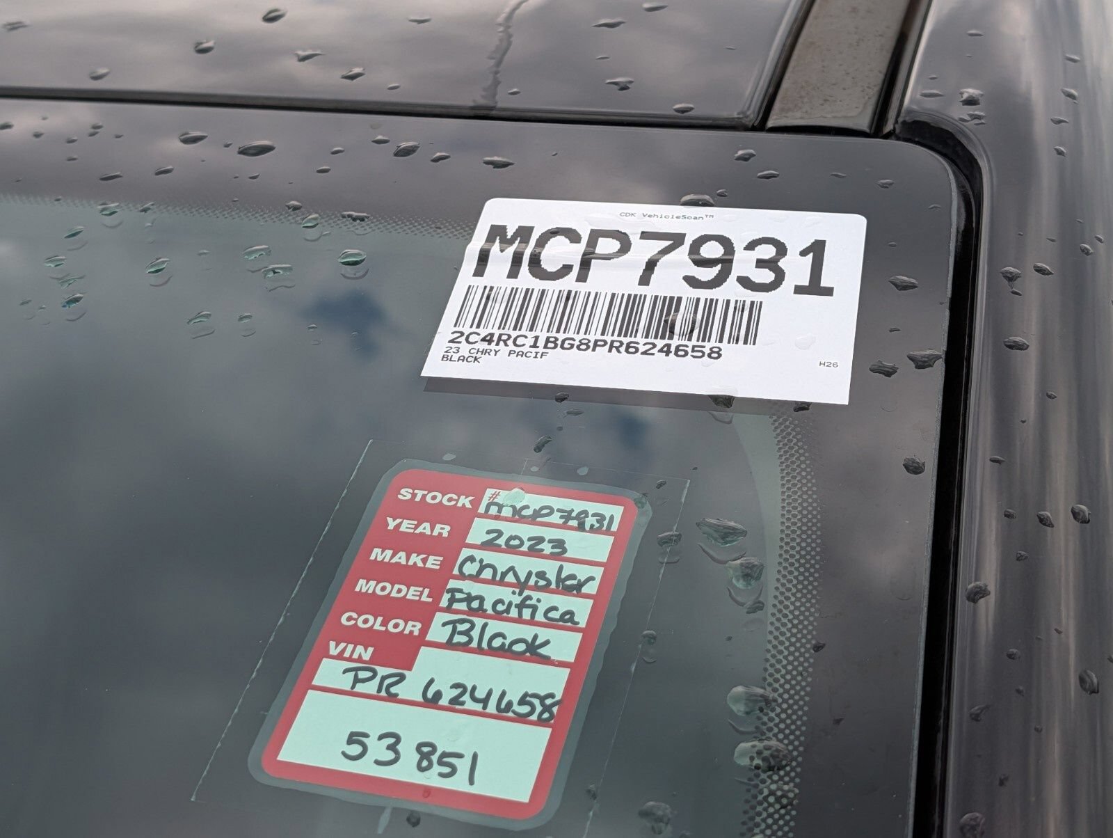 Used 2023 Chrysler Pacifica Touring-L FWD image 32