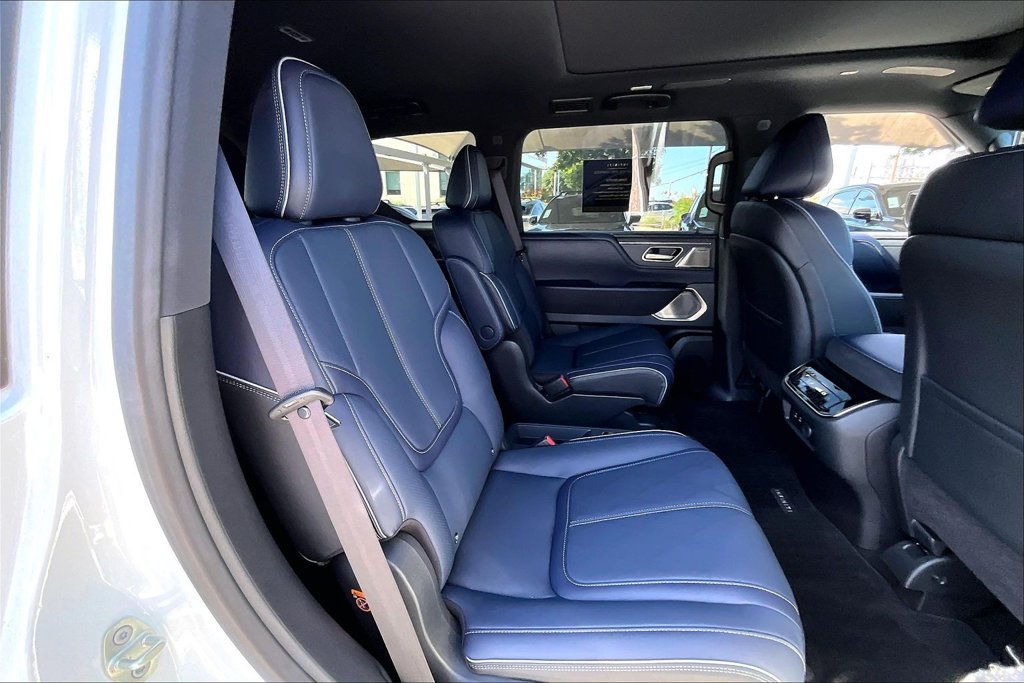 Used 2026 INFINITI QX80 4WD w/ Sport Exterior Package image 35