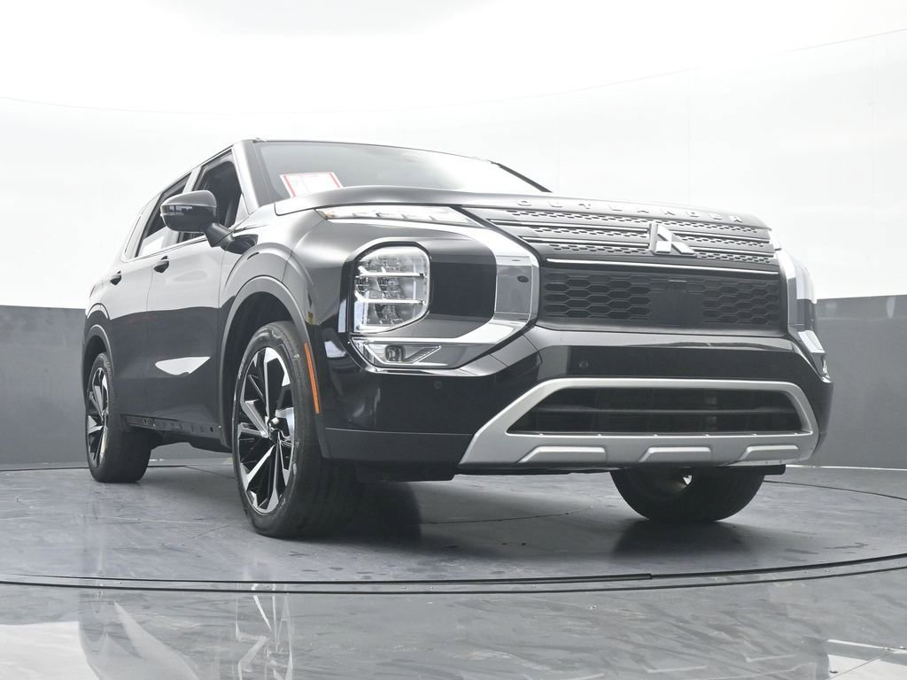 Used 2022 Mitsubishi Outlander SE image 70