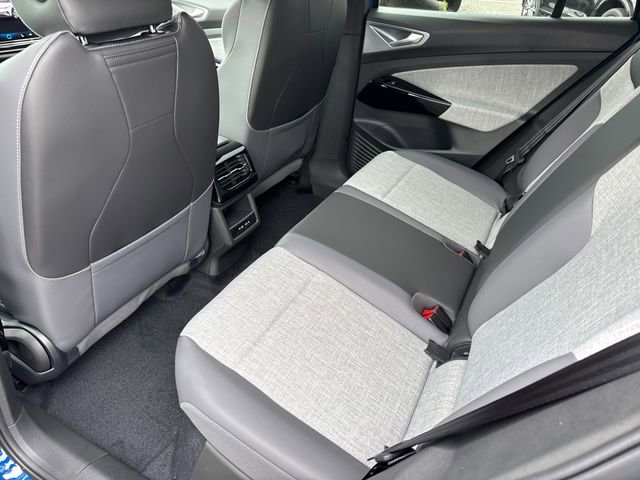 New 2026 Volkswagen ID.4 Pro image 25