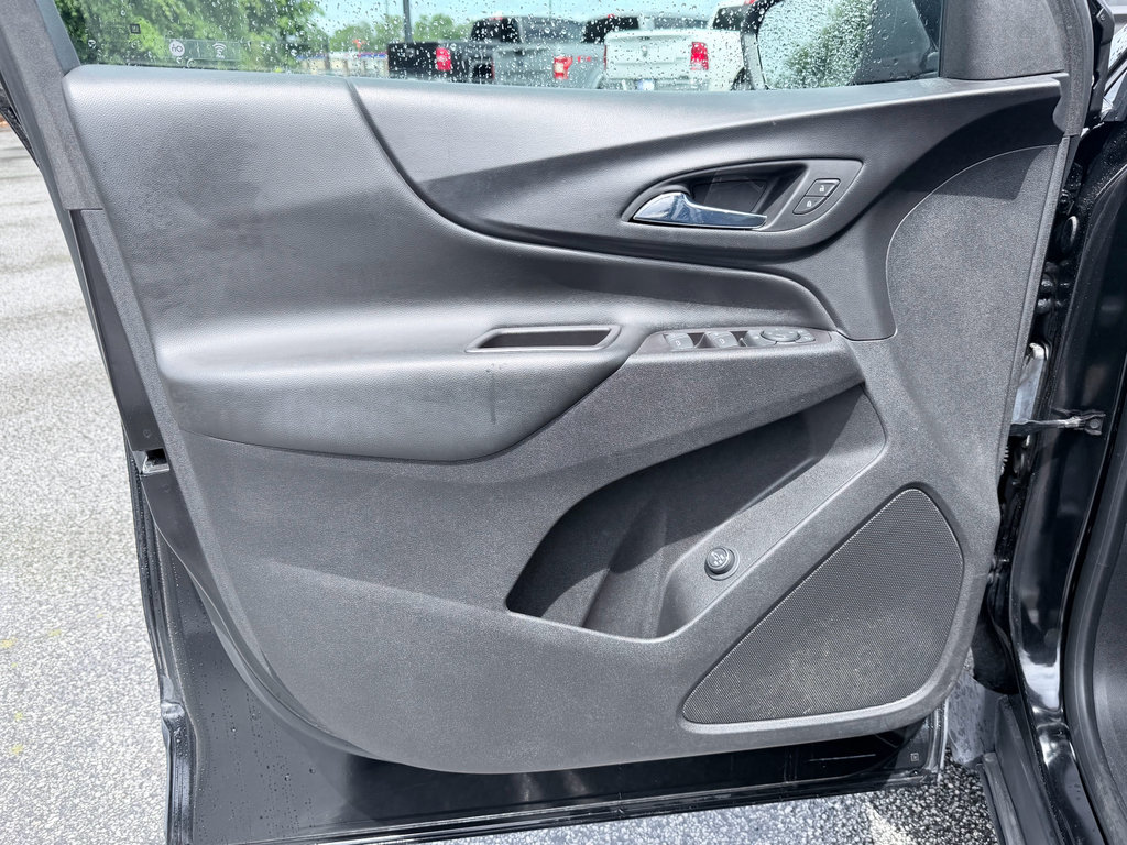 Used 2018 Chevrolet Equinox LT FWD image 30