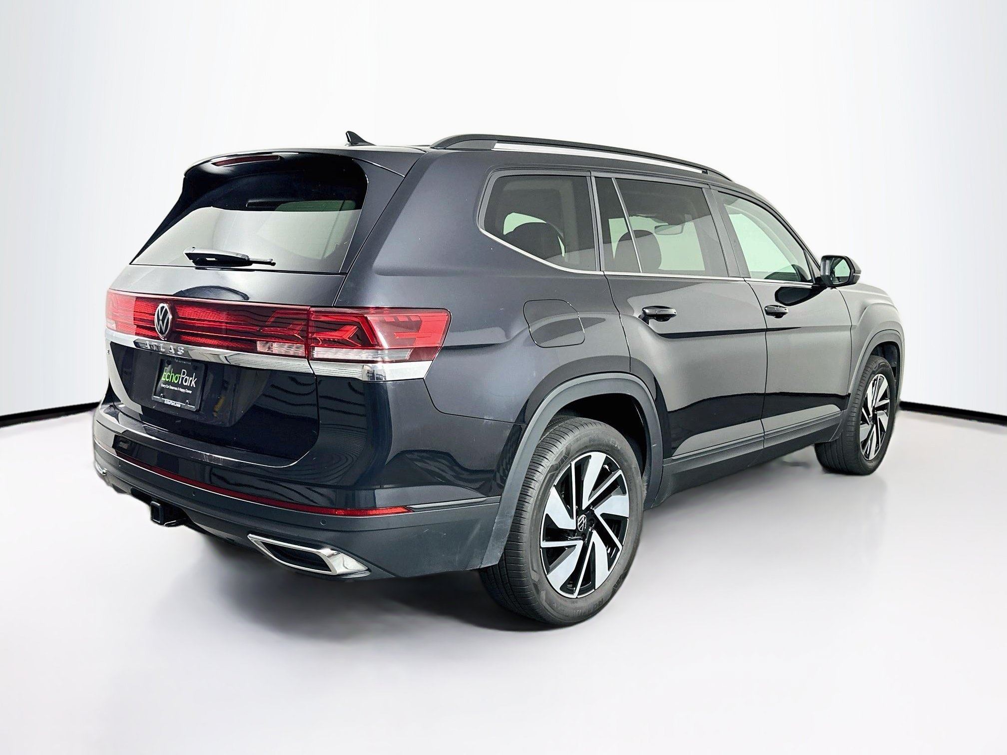 Used 2025 Volkswagen Atlas SE FWD image 9