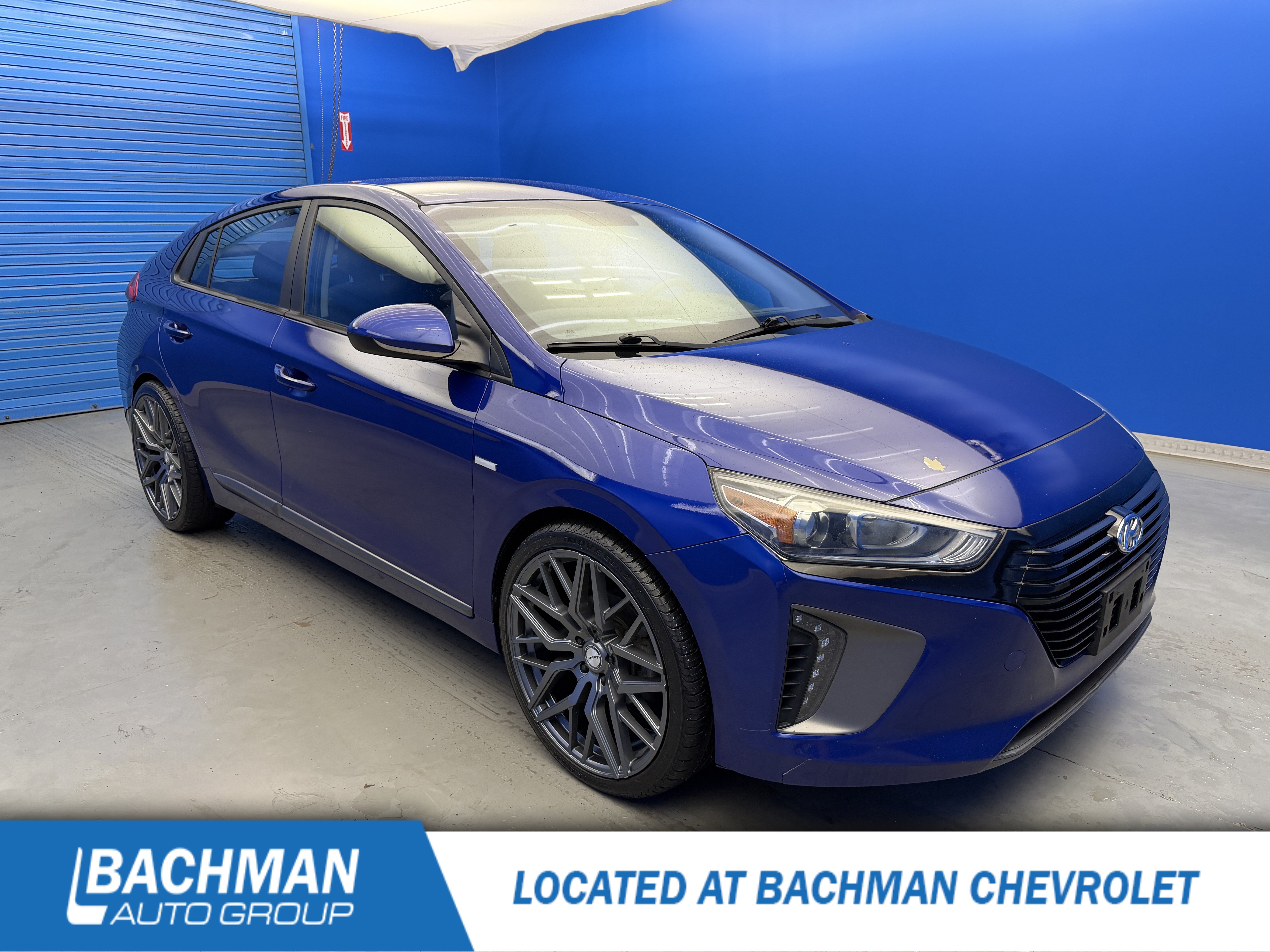Used 2019 Hyundai Ioniq Plug-In Hybrid FWD image 1