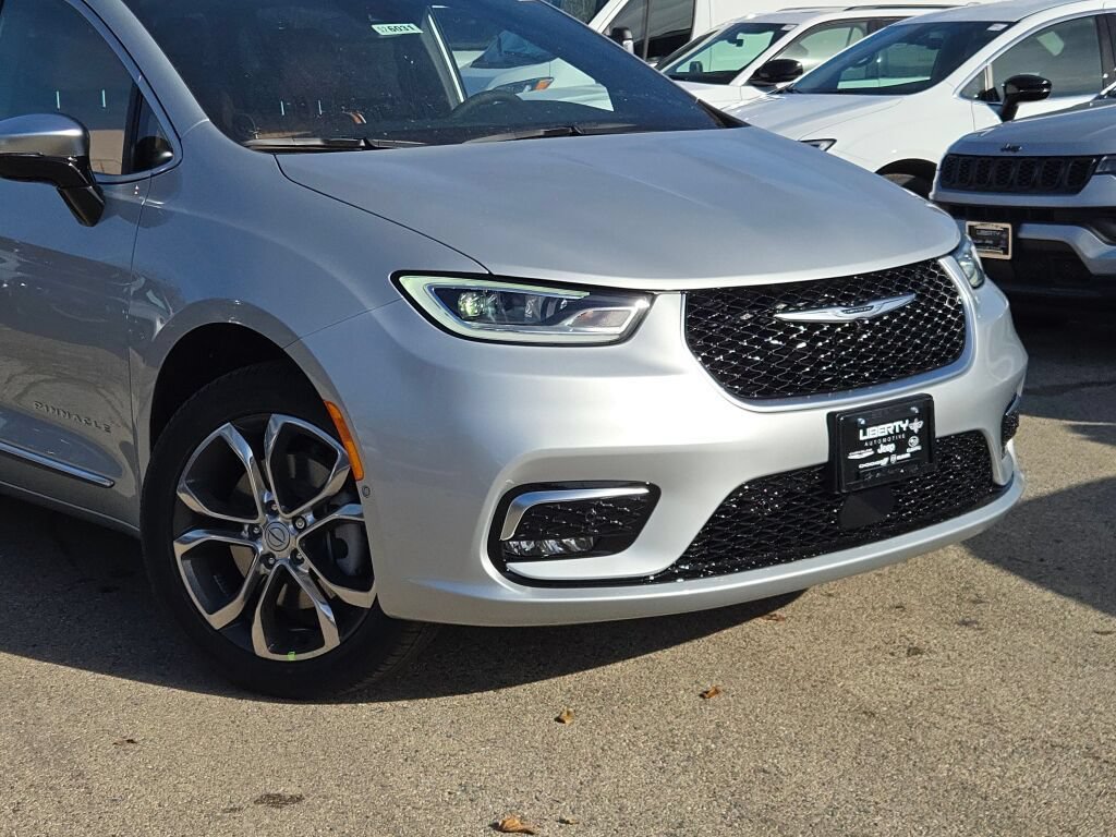 New 2026 Chrysler Pacifica Pinnacle AWD/4WD image 4