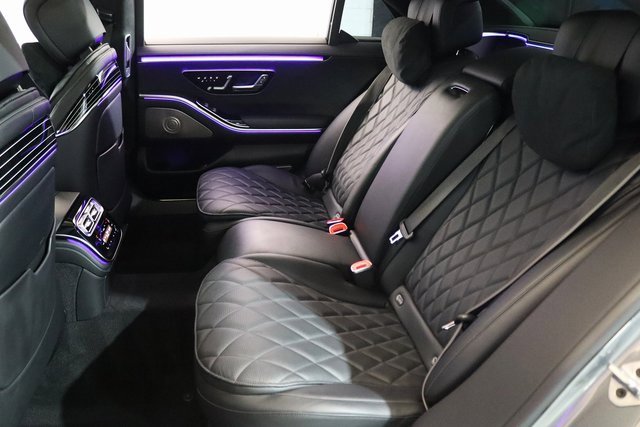 Used 2022 Mercedes-Benz S 580 4MATIC Sedan w/ Rear Seat Package image 16