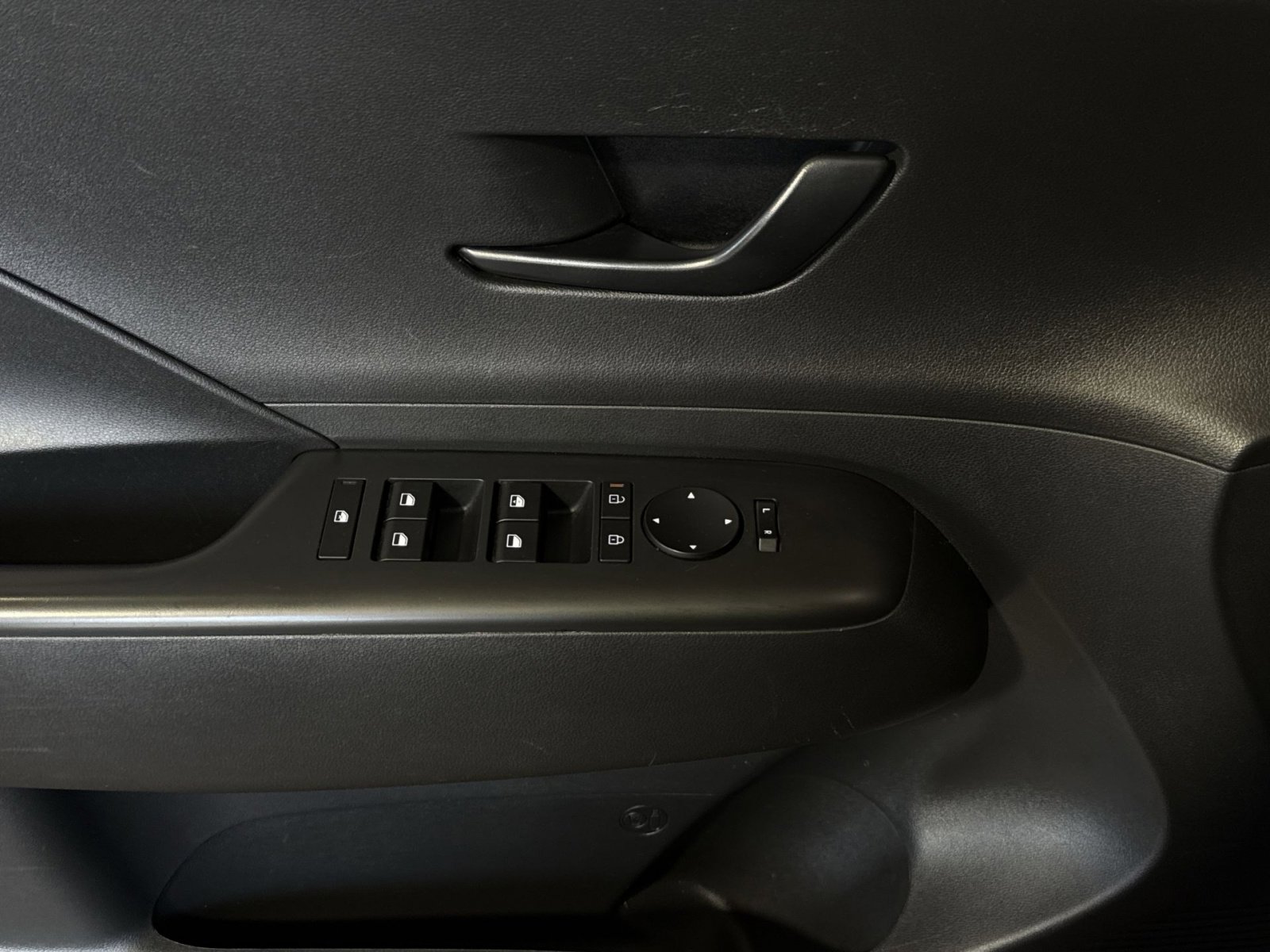 Certified 2024 Hyundai Kona SEL FWD image 15
