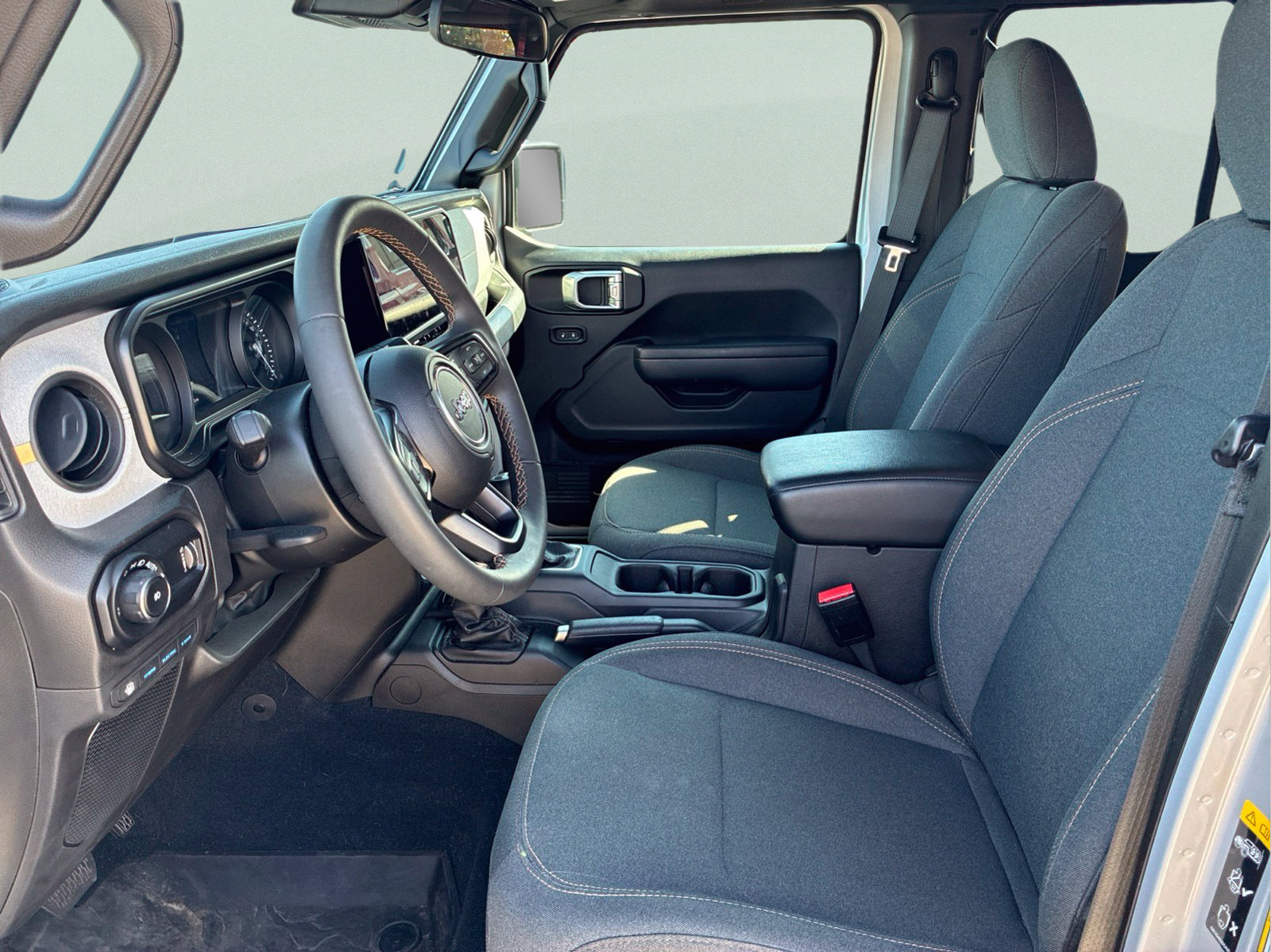 Certified 2024 Jeep Wrangler Unlimited AWD/4WD image 9