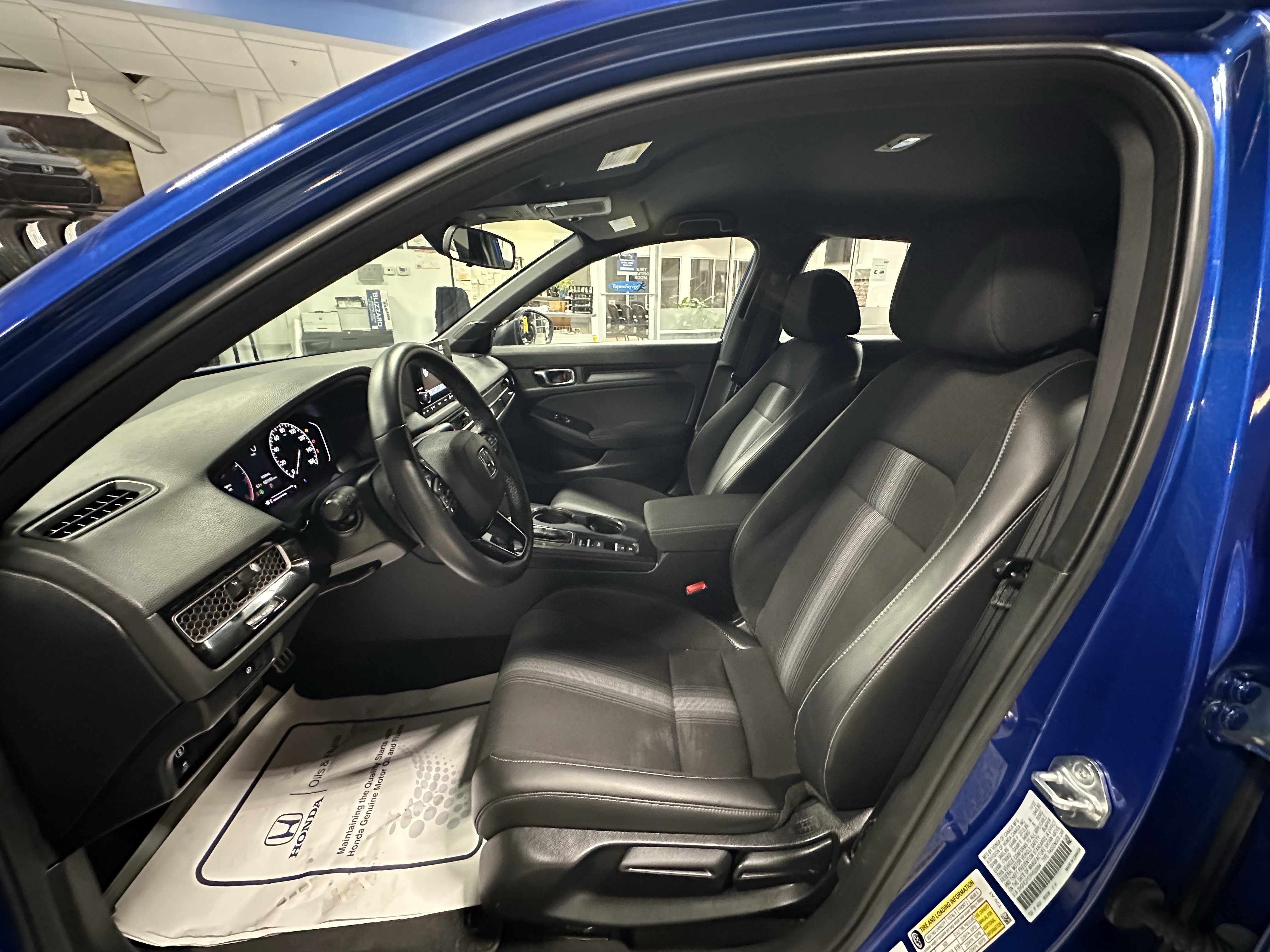 Used 2023 Honda Civic Sport image 8