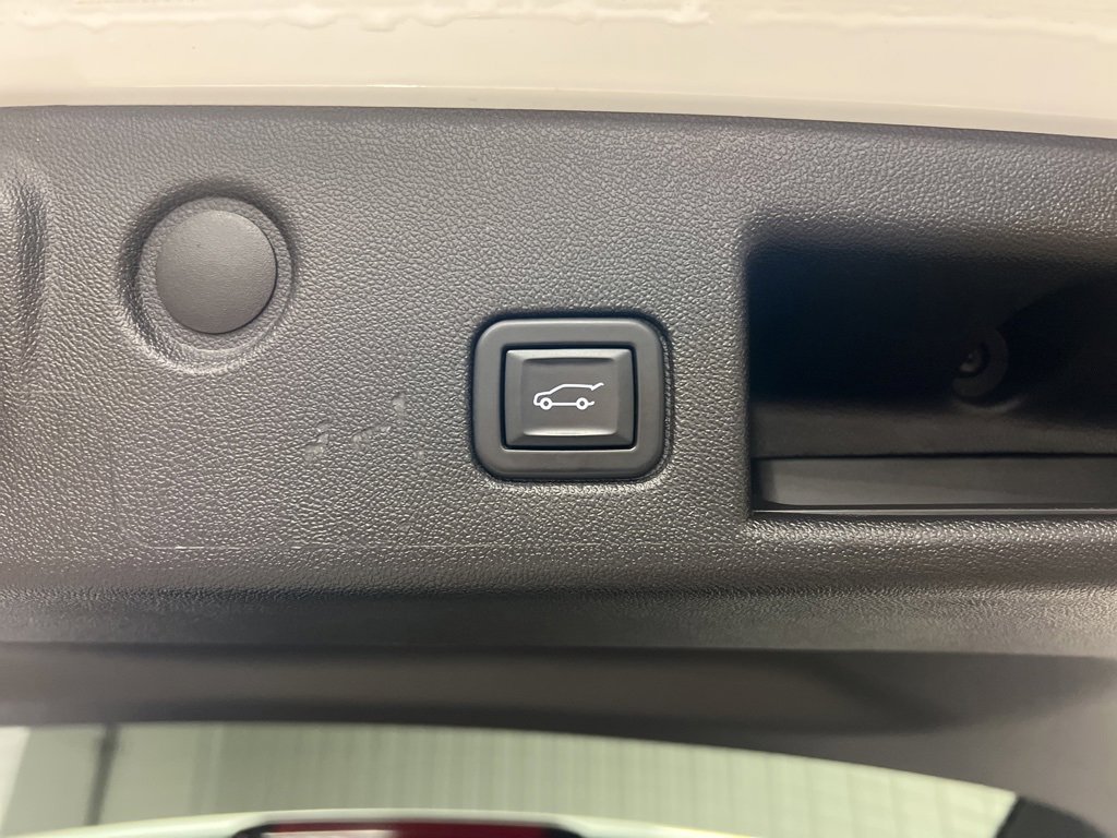 Used 2023 Chevrolet Equinox RS image 7