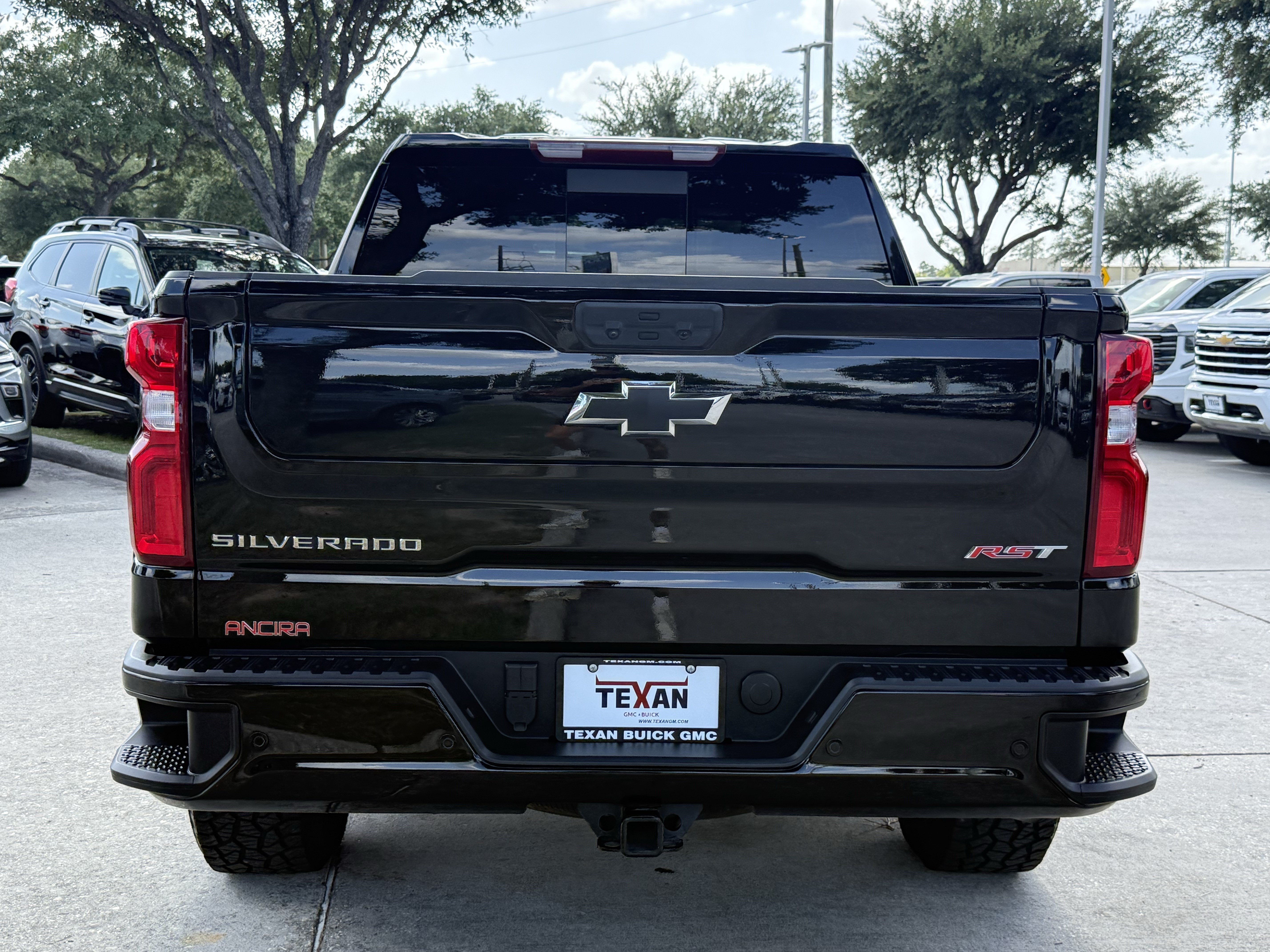 Used 2025 Chevrolet Silverado 1500 RST AWD/4WD image 6