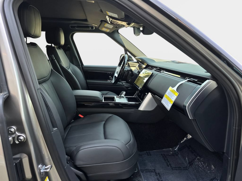 New 2026 Land Rover Range Rover Long Wheelbase SE AWD/4WD image 10
