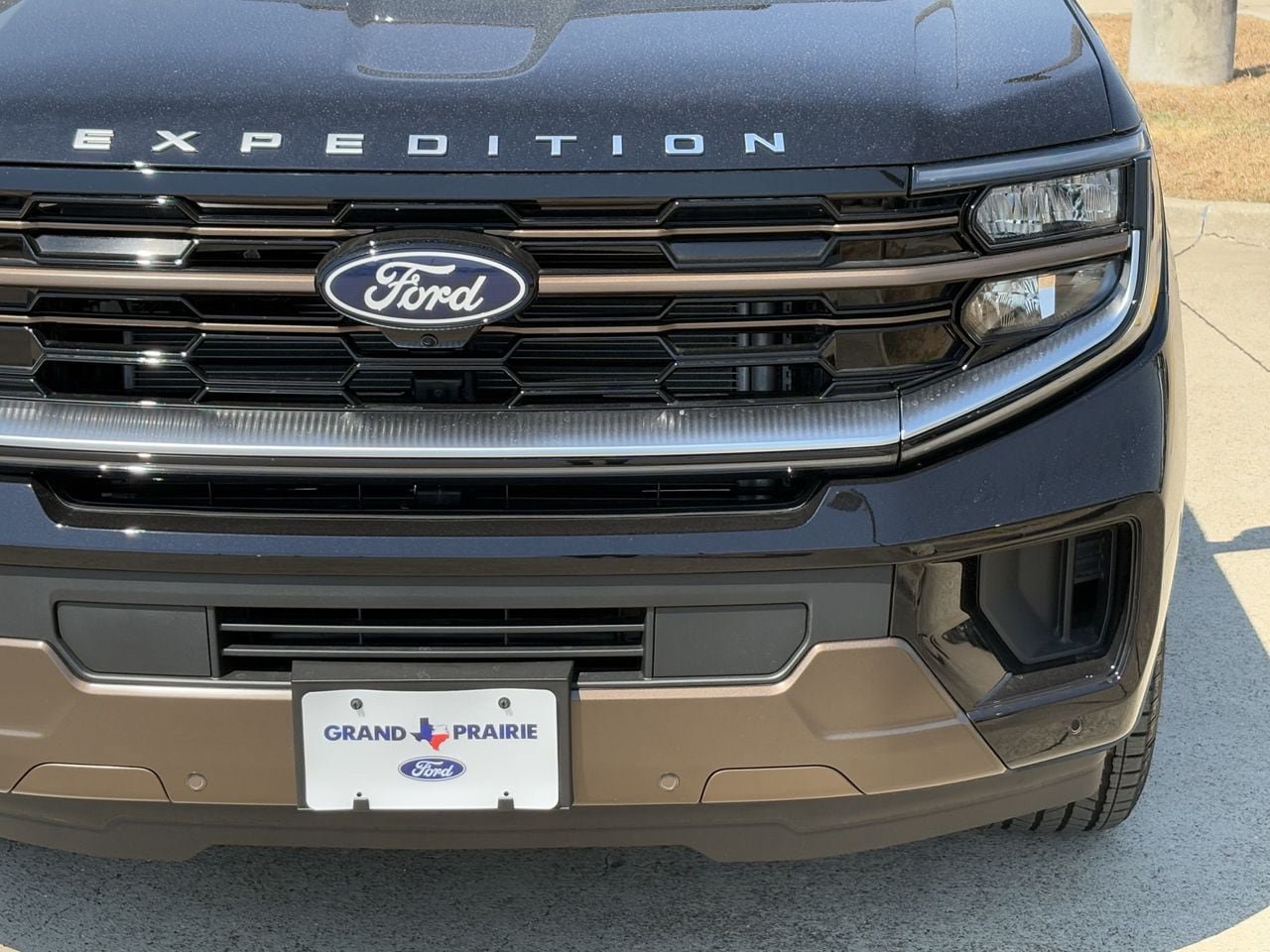 New 2027 Ford Expedition King Ranch RWD image 9