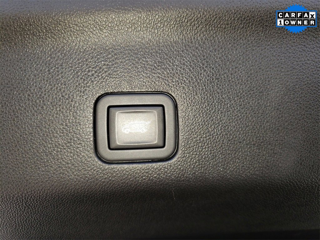 Used 2024 Chevrolet Suburban High Country image 18