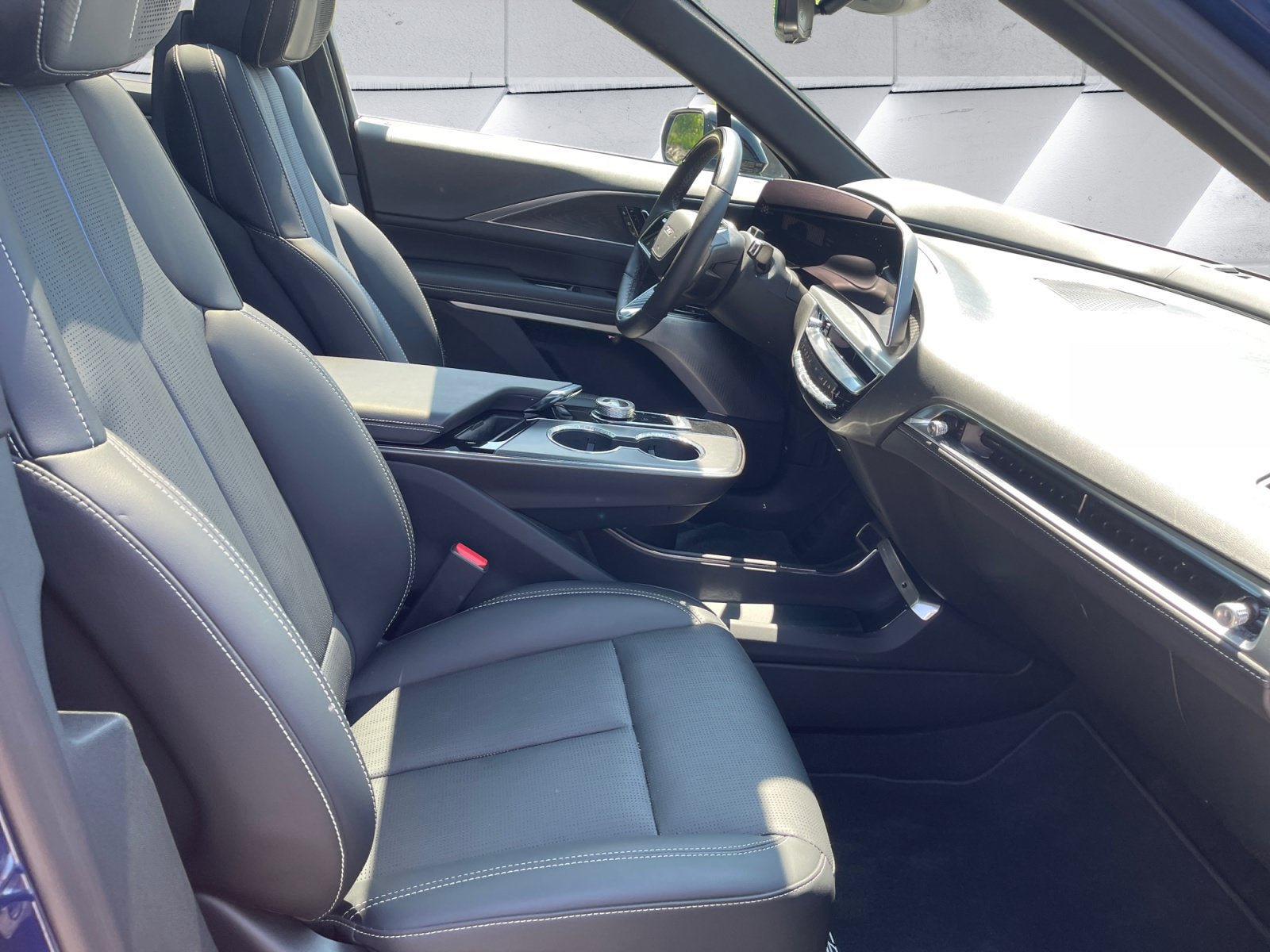 Certified 2026 Cadillac Lyriq V AWD/4WD image 16
