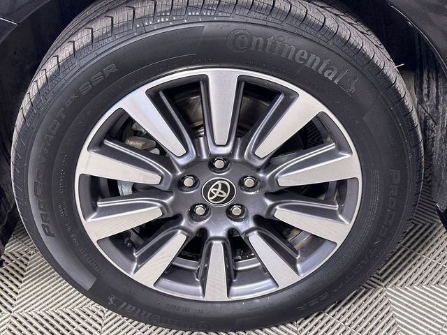Used 2020 Toyota Sienna LE image 32