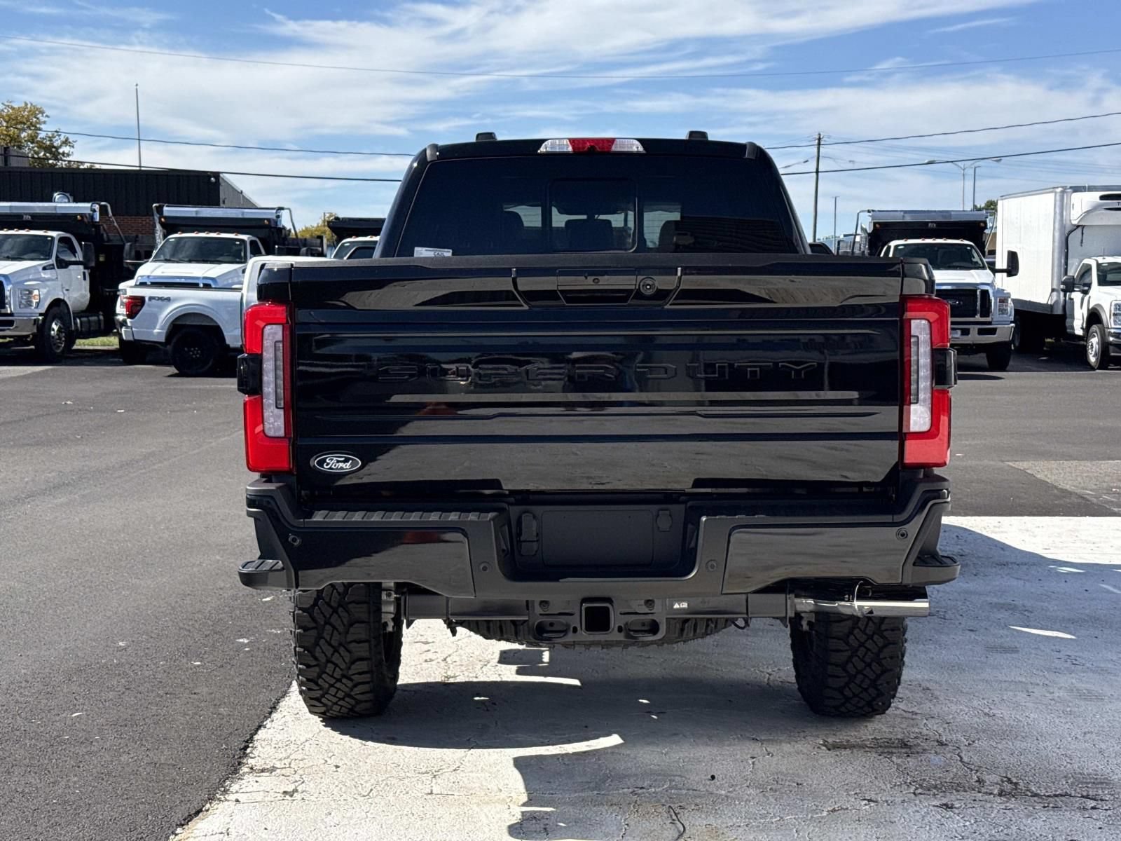 New 2027 Ford F350 Platinum w/ Tremor Off-Road Package AWD/4WD image 4