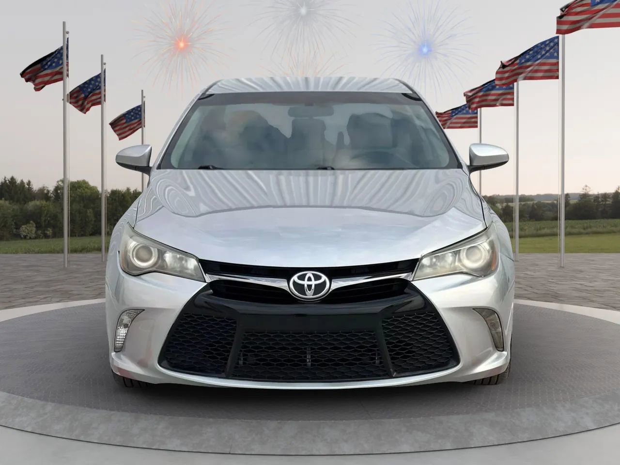 Used 2015 Toyota Camry SE image 2