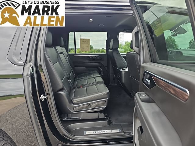 Used 2025 Chevrolet Suburban Z71 AWD/4WD image 27