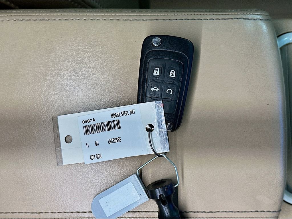 Used 2011 Buick LaCrosse CXL FWD image 30
