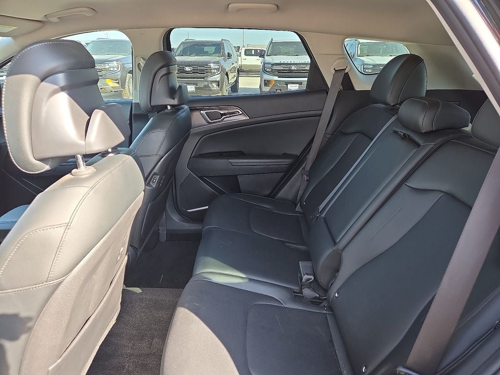 Used 2024 Kia Sportage EX FWD image 18