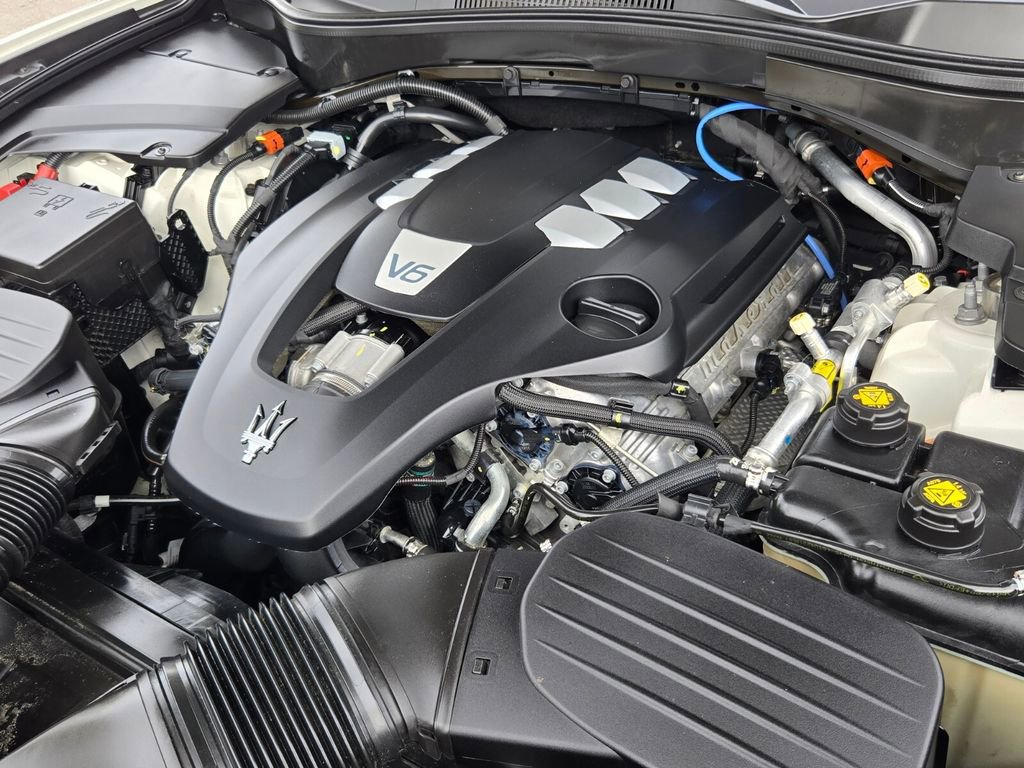 Used 2023 Maserati Levante GT image 18