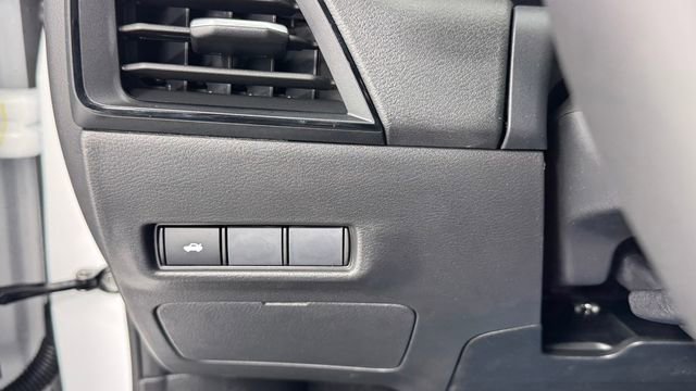 New 2026 Nissan Sentra SR FWD image 31