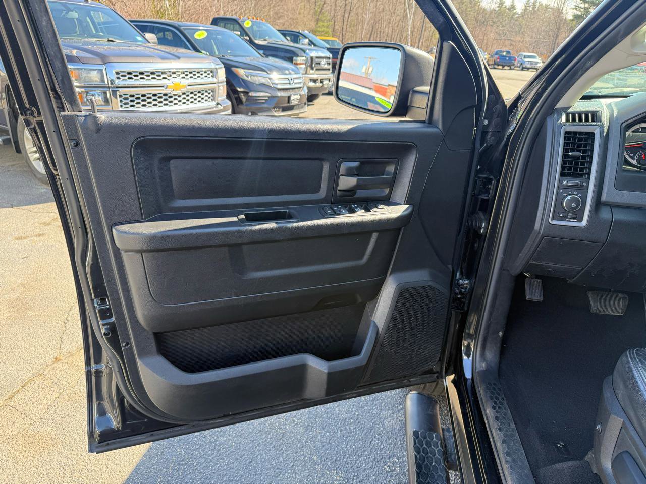 Used 2016 RAM 1500 Express w/ Black Ram 1500 Express Group image 24
