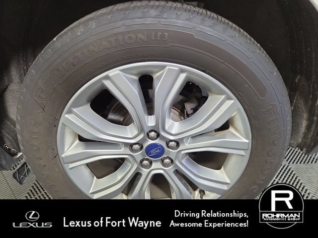 Used 2020 Ford Edge Titanium AWD/4WD image 11