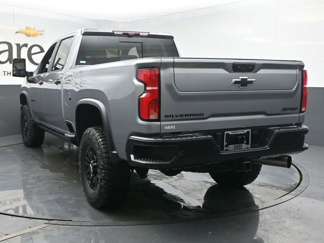 Used 2024 Chevrolet Silverado 2500 ZR2 w/ Technology Package image 34