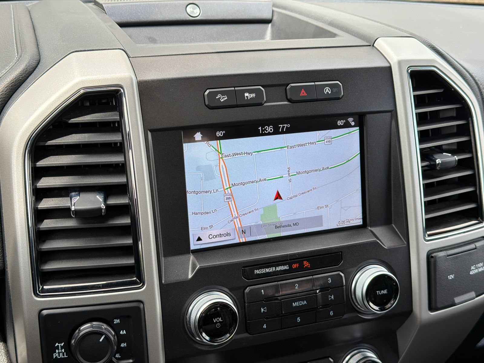 Used 2019 Ford F150 Lariat w/ Equipment Group 502A Luxury AWD/4WD image 25